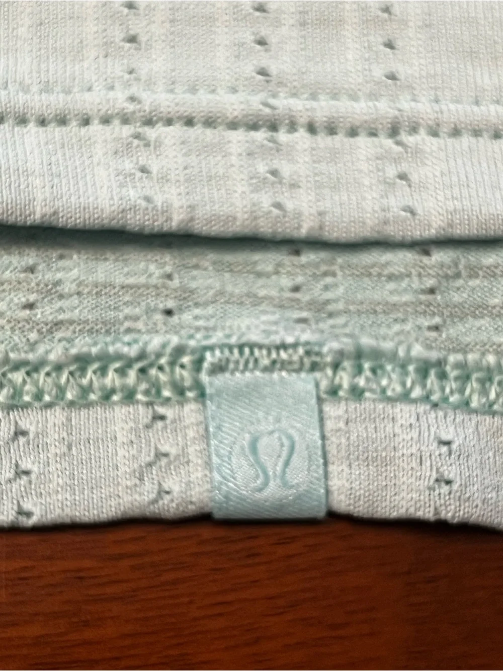 Lululemon Breeze By Muscle Crop Tank Top - Size 4 - Mint Green (EC)
